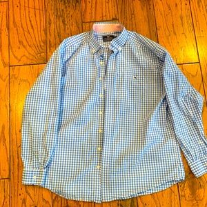 Men’s Vineyard Vines button down shirt